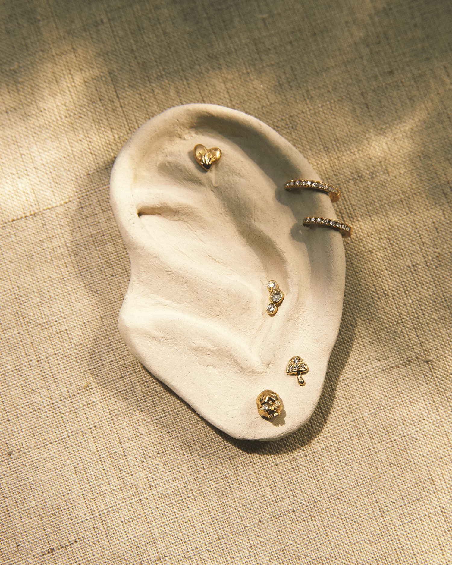 10mm Pavé Huggie - Image 3