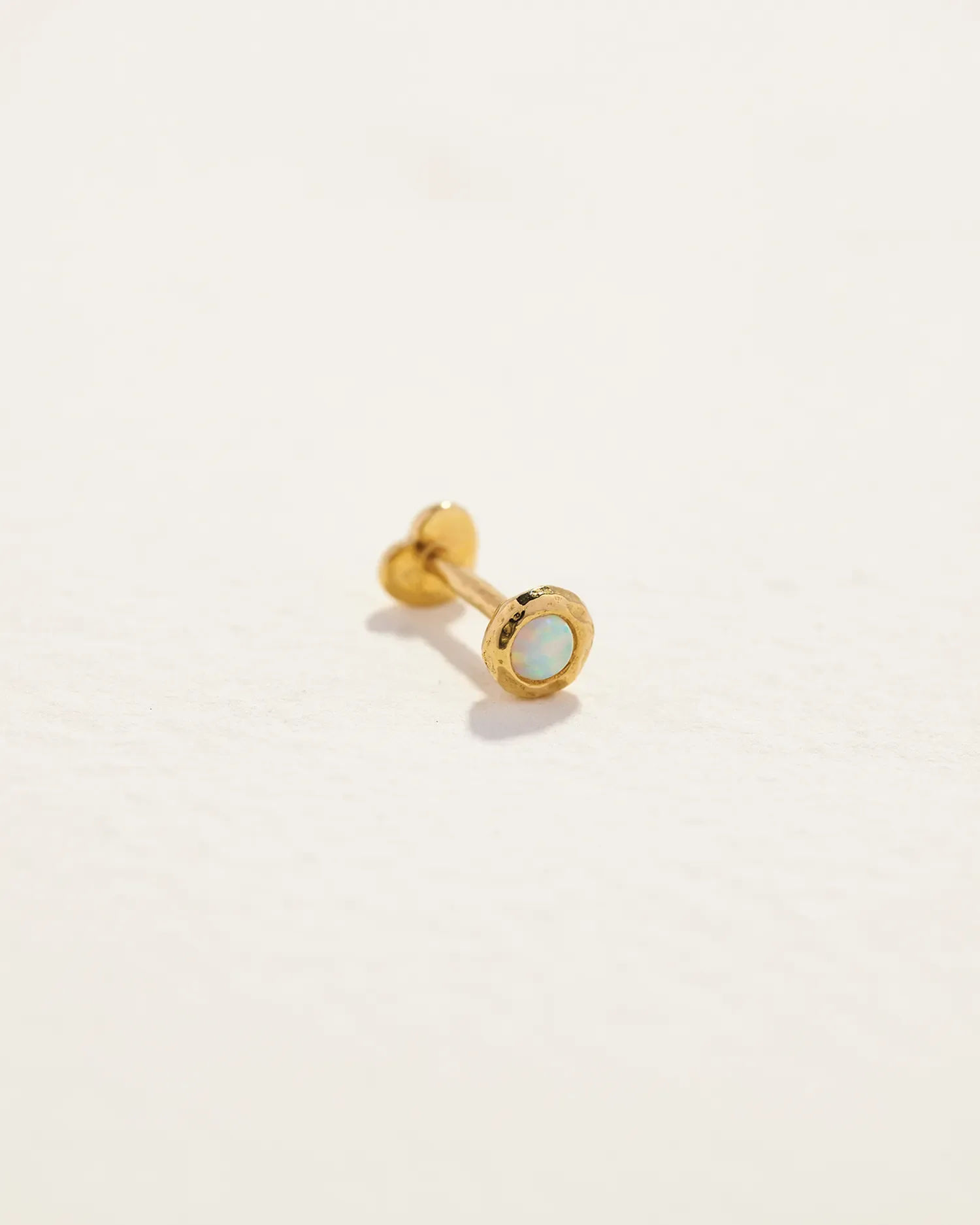 4mm Molten Stud - Image 2