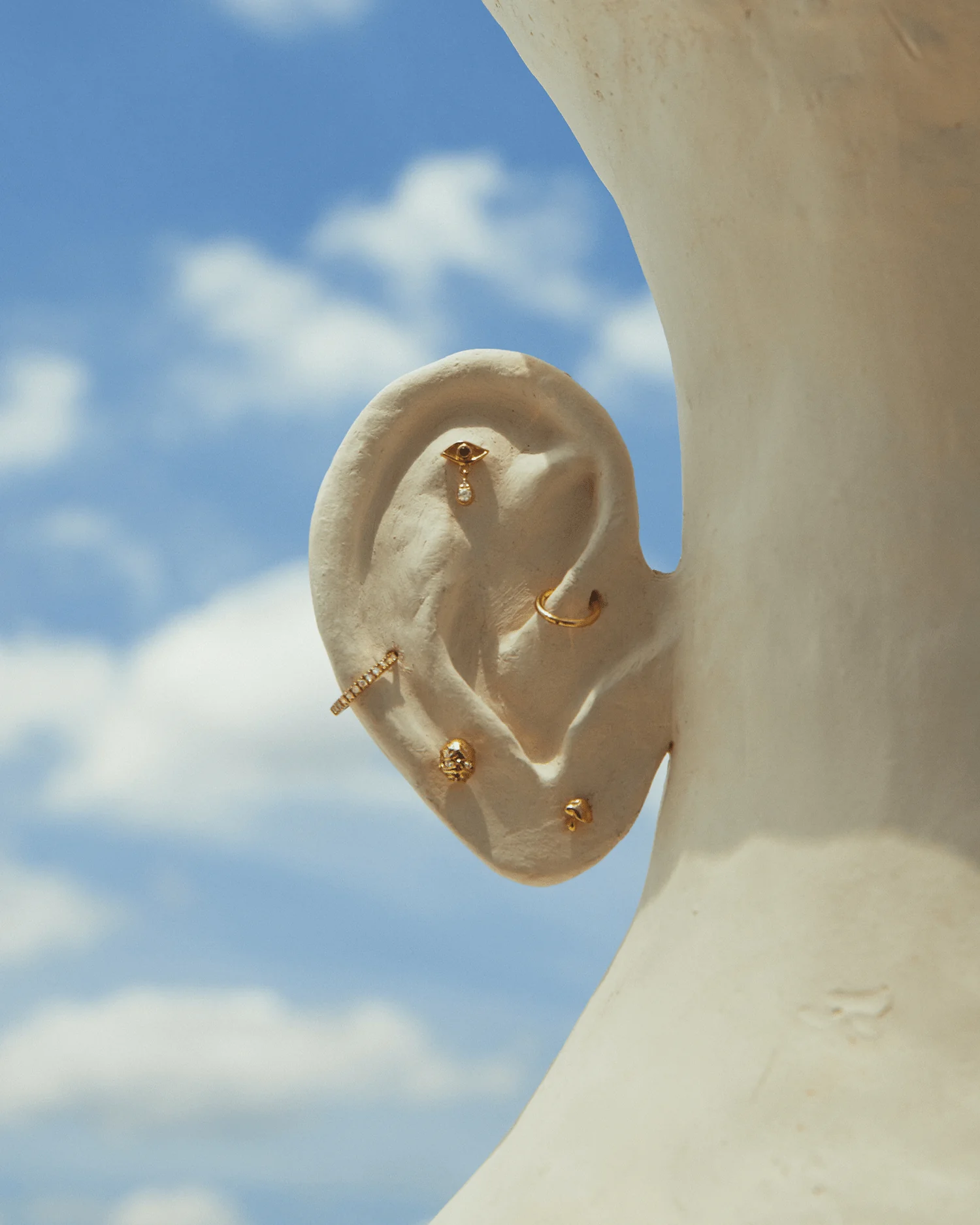 8mm Pavé Huggie - Image 4