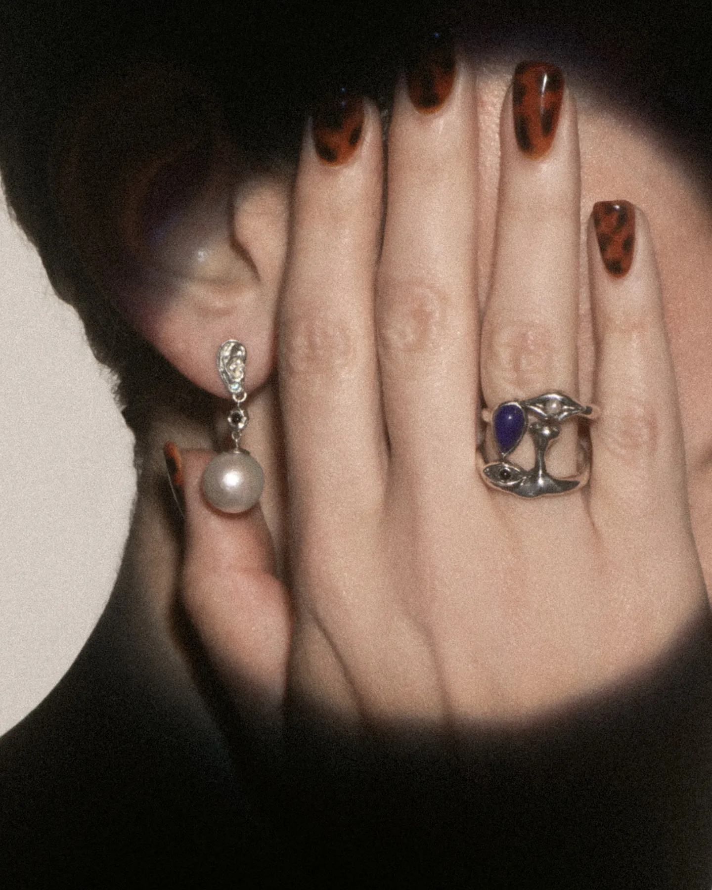 Large Portrait Ring - Image 4
